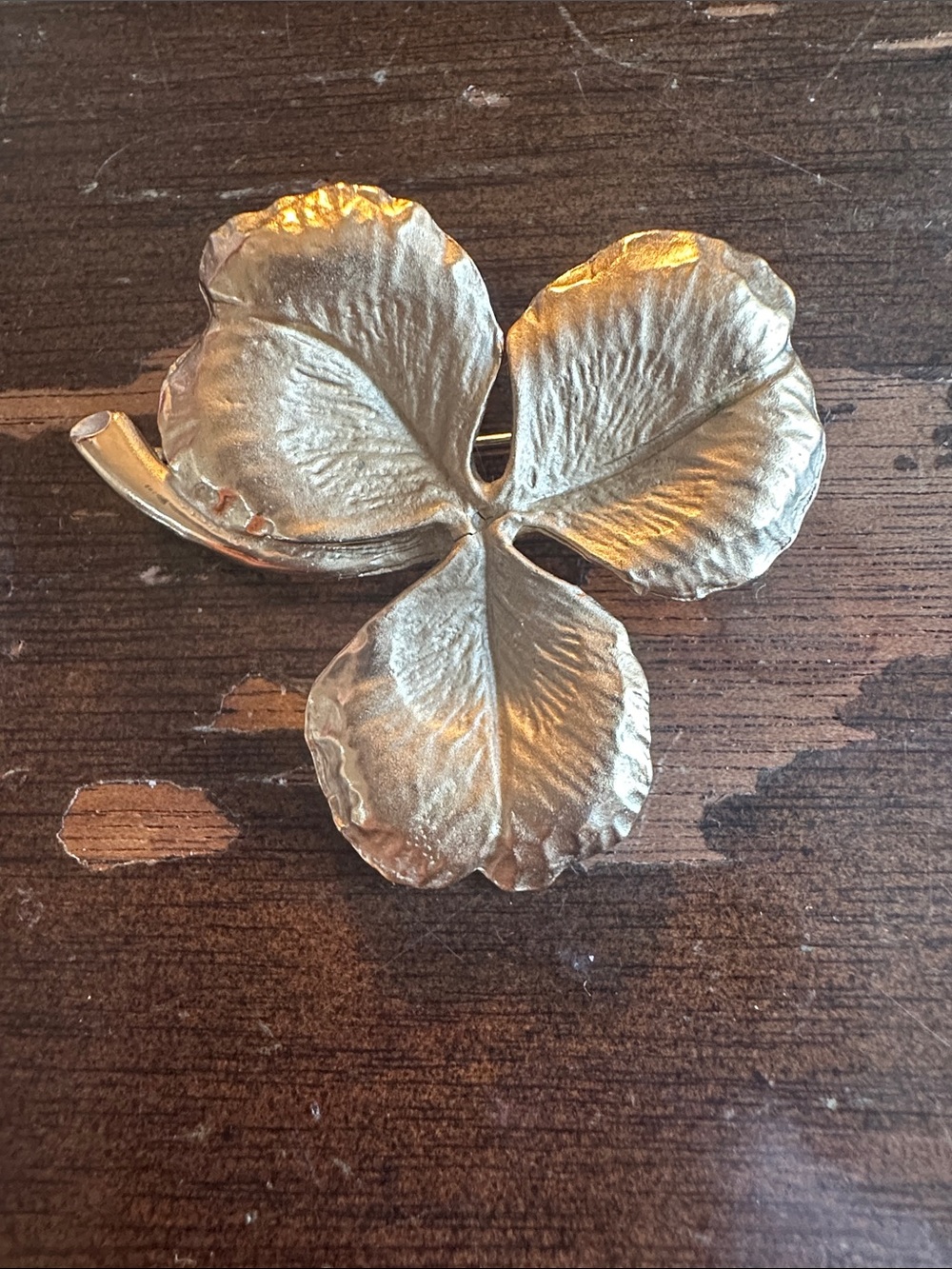 40s Napier gold plate signed delicate 3 leaf clover